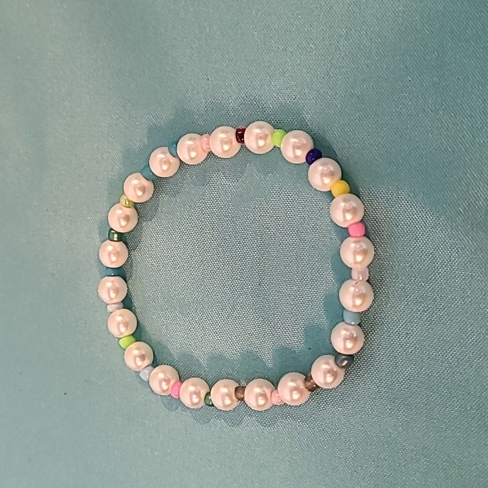6 bracelets - Picture 6 of 7